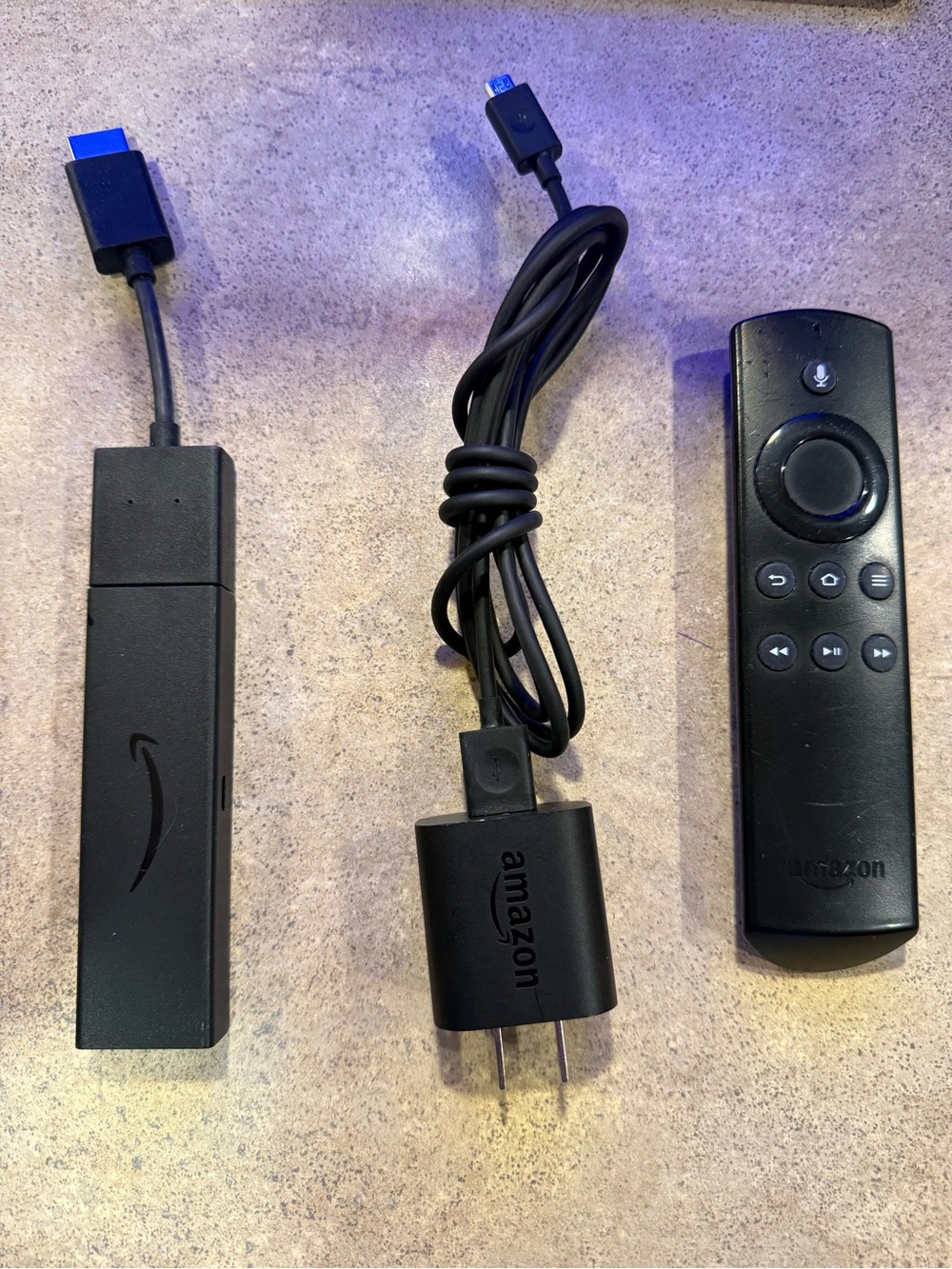 Amazon Fire TV Stick 4K (1st Gen) E9L29Y HDMI w/ Cables & Voice Remote - Tested